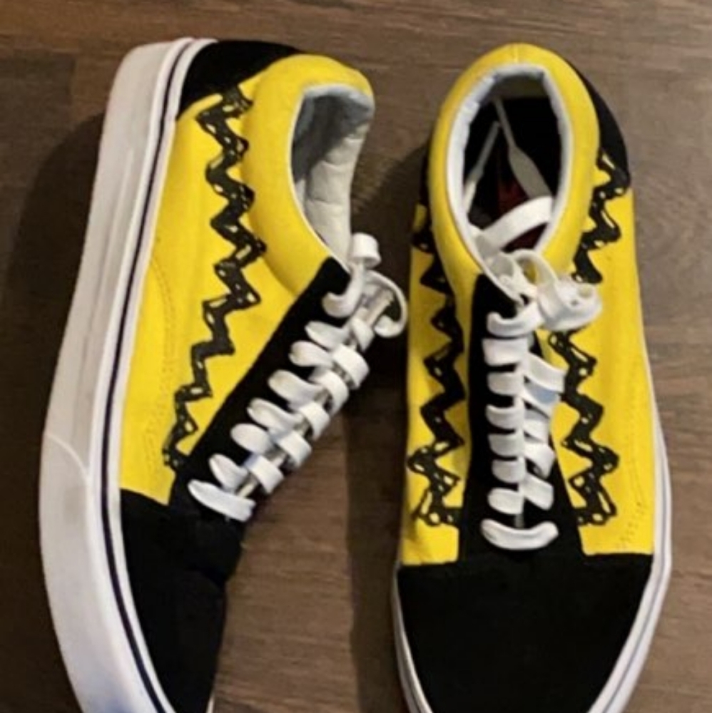 Charlie Brown Vans no box